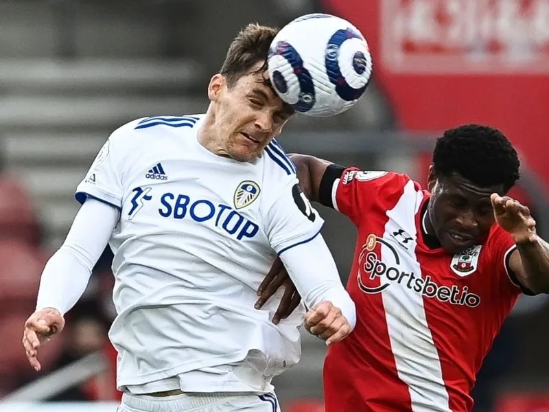 Soi kèo Burnley vs Leeds United, 21h ngày 18/10: Cuộc chiến sinh tồn tại Turf Moor 2 soi-keo-burnley-vs-leeds-united-21h-18-10-2