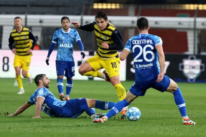 Soi kèo Parma vs Como 20h ngày 25/10 vòng 8 Serie A 1 soi-keo-parma-vs-como-20h-25-10-1