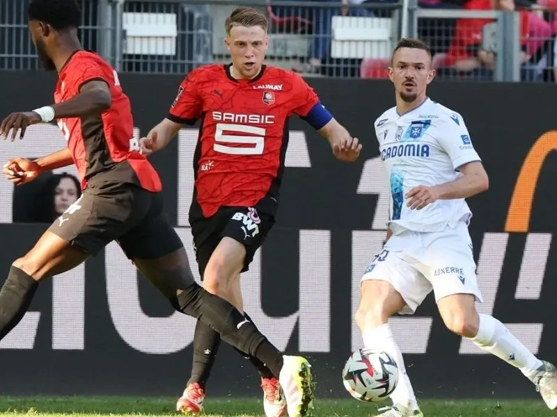 Soi kèo Stade Rennais FC vs AJ Auxerre, 22h15 ngày 19/10: Rennes quyết giành trọn 3 điểm 3 soi-keo-stade-rennais-fc-vs-aj-auxerre-22h15-19-10-2