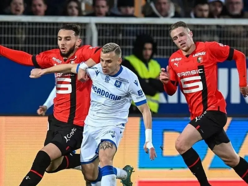 Soi kèo Stade Rennais FC vs AJ Auxerre, 22h15 ngày 19/10: Rennes quyết giành trọn 3 điểm 2 soi-keo-stade-rennais-fc-vs-aj-auxerre-22h15-19-10-3